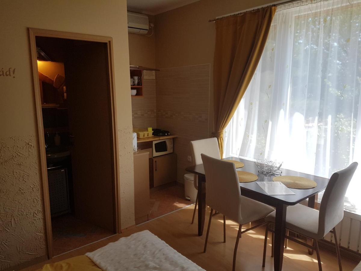 Rozsa Apartman Альшоэрш Экстерьер фото