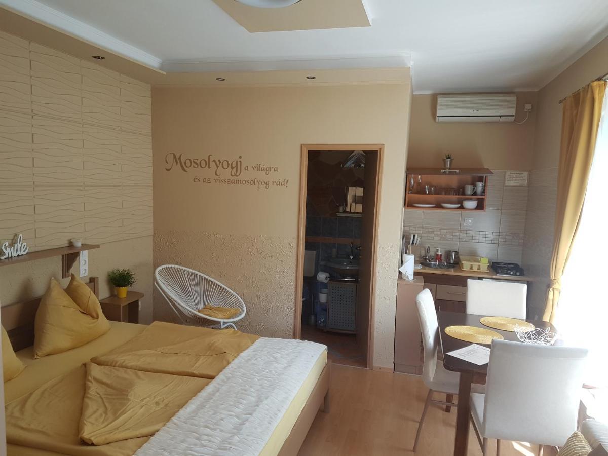 Rozsa Apartman Альшоэрш Экстерьер фото