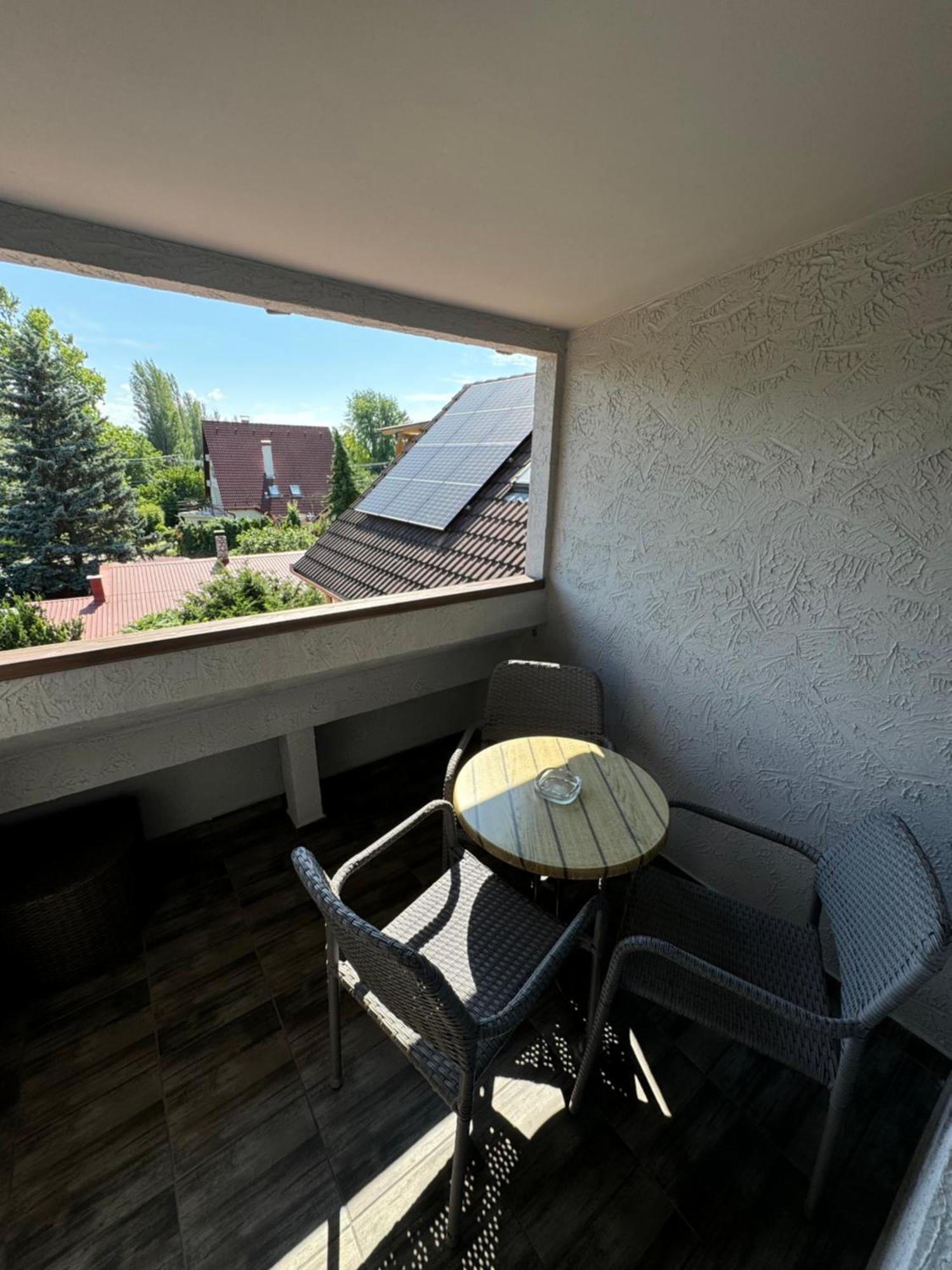 Rozsa Apartman Альшоэрш Номер фото